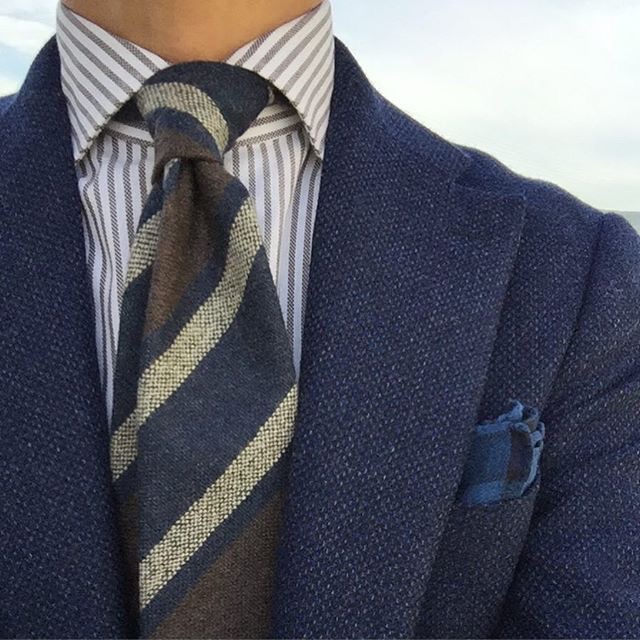 Come abbinare cravatta e camicia a righe