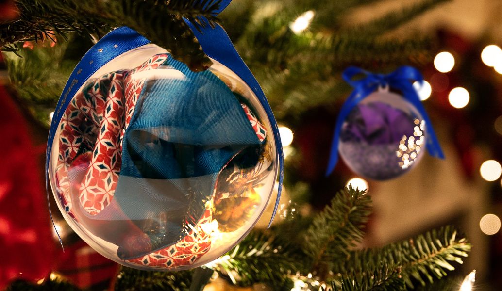 regalo di natale in palla trasparente da appendere albero di natale