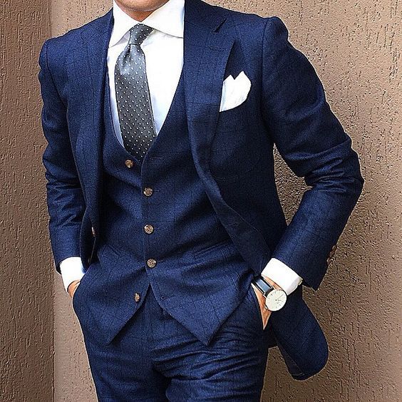 What tie matching with a blue suit: tips - Cravatte Italiane