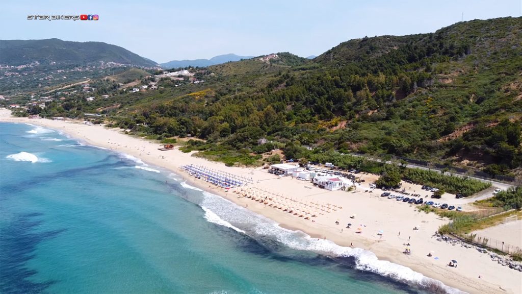 foto da drone di litorale di Palinuro dove si è svolta la decima edizione di The Distinguished Gentleman's Ride